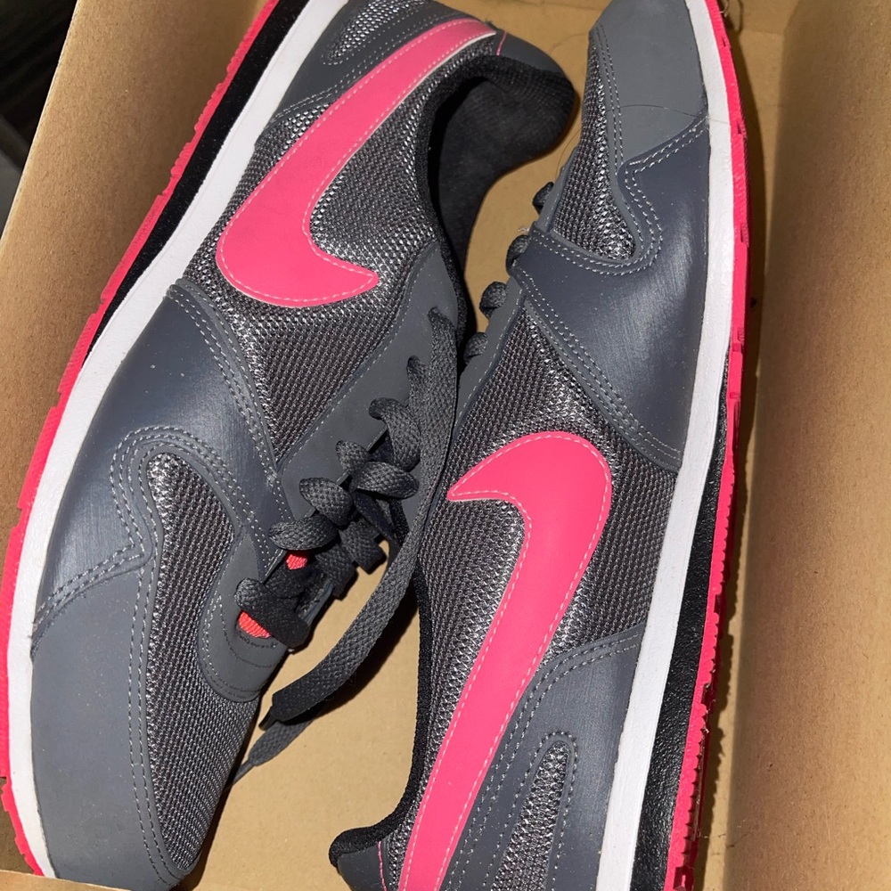 Shoes some new & some use sizes 9 or 10s different brands